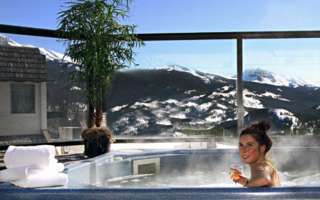 Whistler's Hotel 3*
